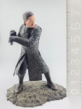HBO official Game of Thrones Figure JON SNOW figure (Broken sword included)